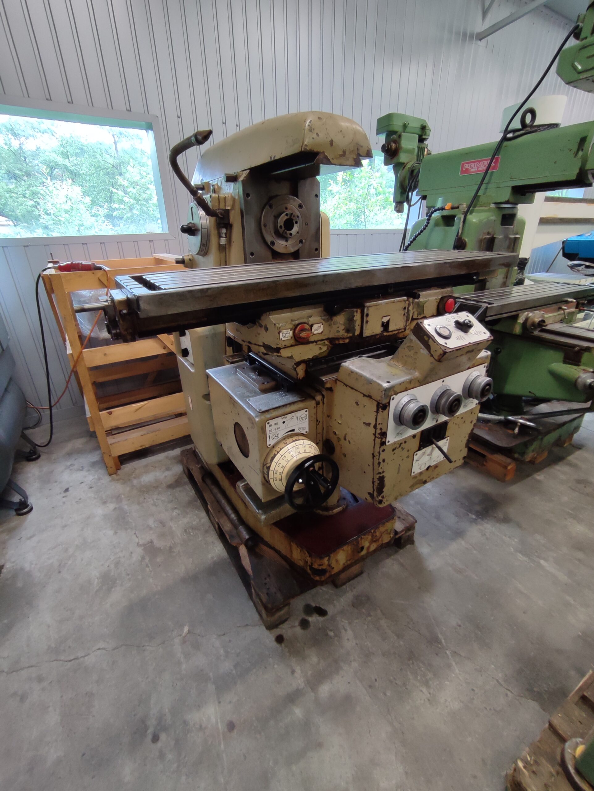 FREZARKA UNIWERSALNA WMW HECKERT FU 250 x 1000