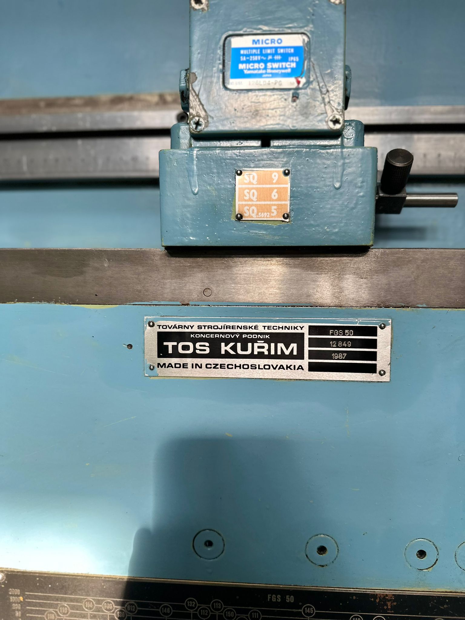 FREZARKA UNIWERSALNA TOS KURIM FGS 50 - obrazek 11