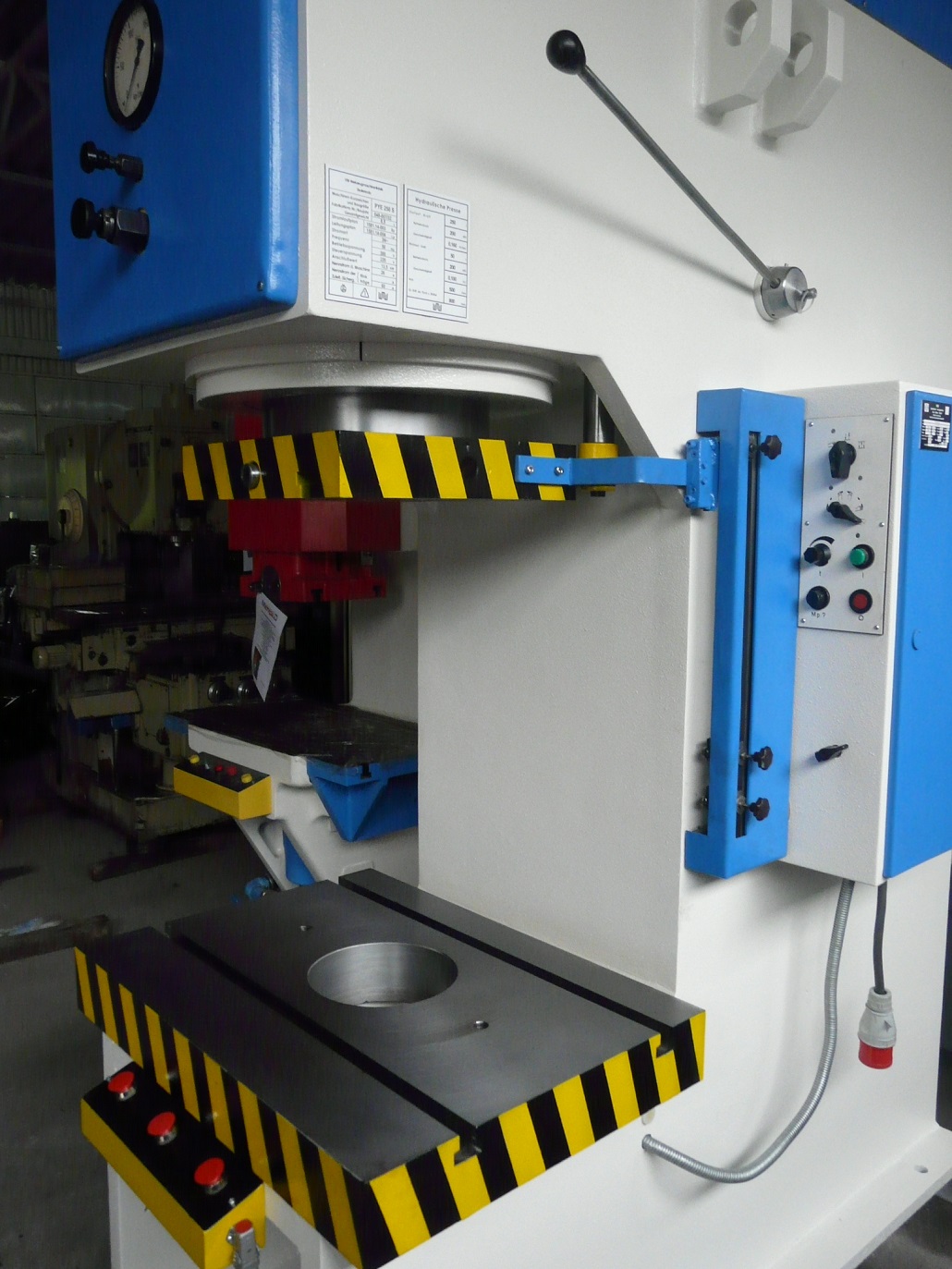 PRASA HYDRAULICZNA WMW PYE 250 S - obrazek 3