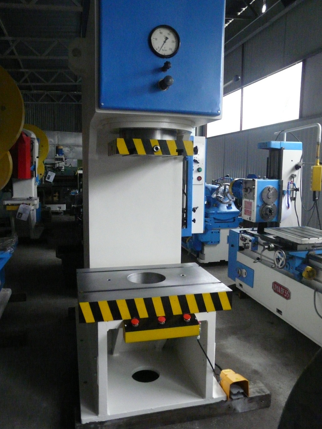 PRASA HYDRAULICZNA WMW PYE 250 S - obrazek 5