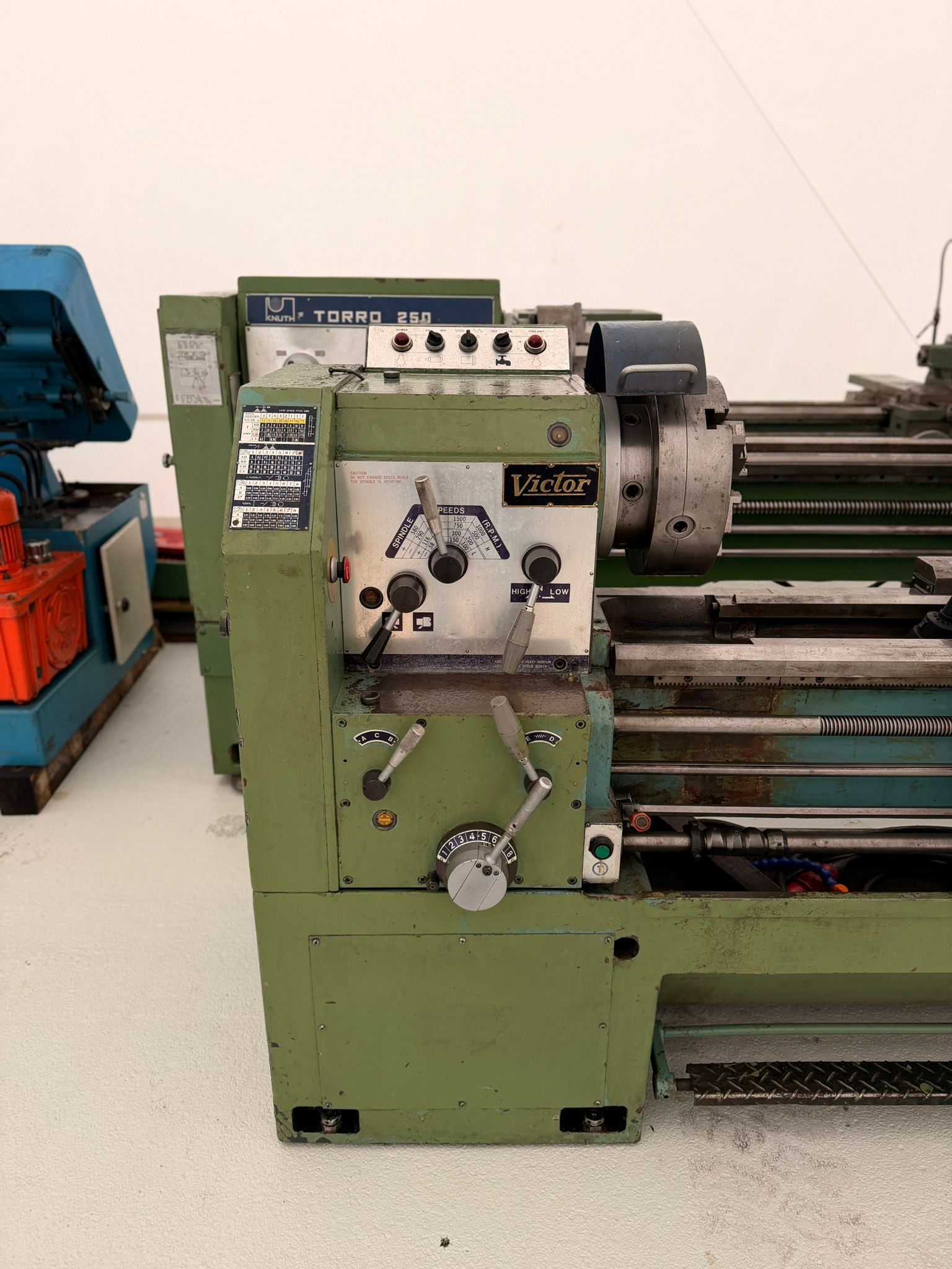 Tokarka Uniwersalna Victor 500x1500 - obrazek 4