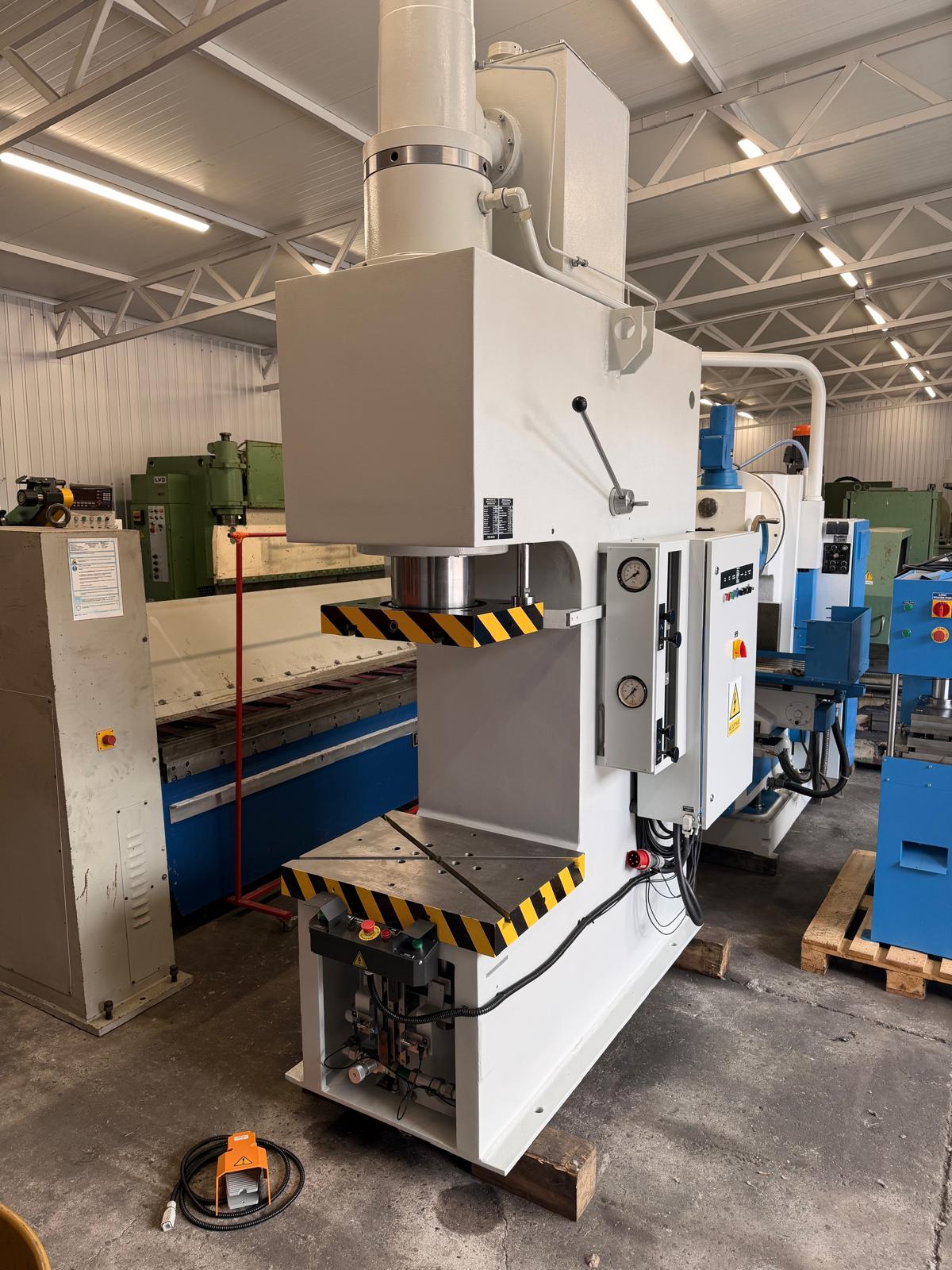 Prasa Hydrauliczna WMW PYE 100 SS
